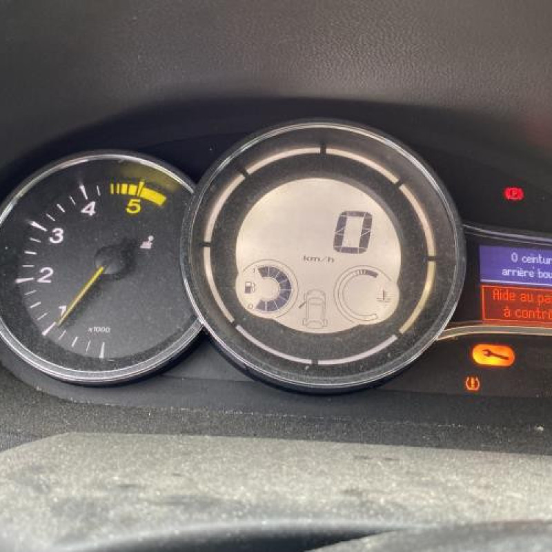 Porte fusible RENAULT MEGANE 3 Photo n°19