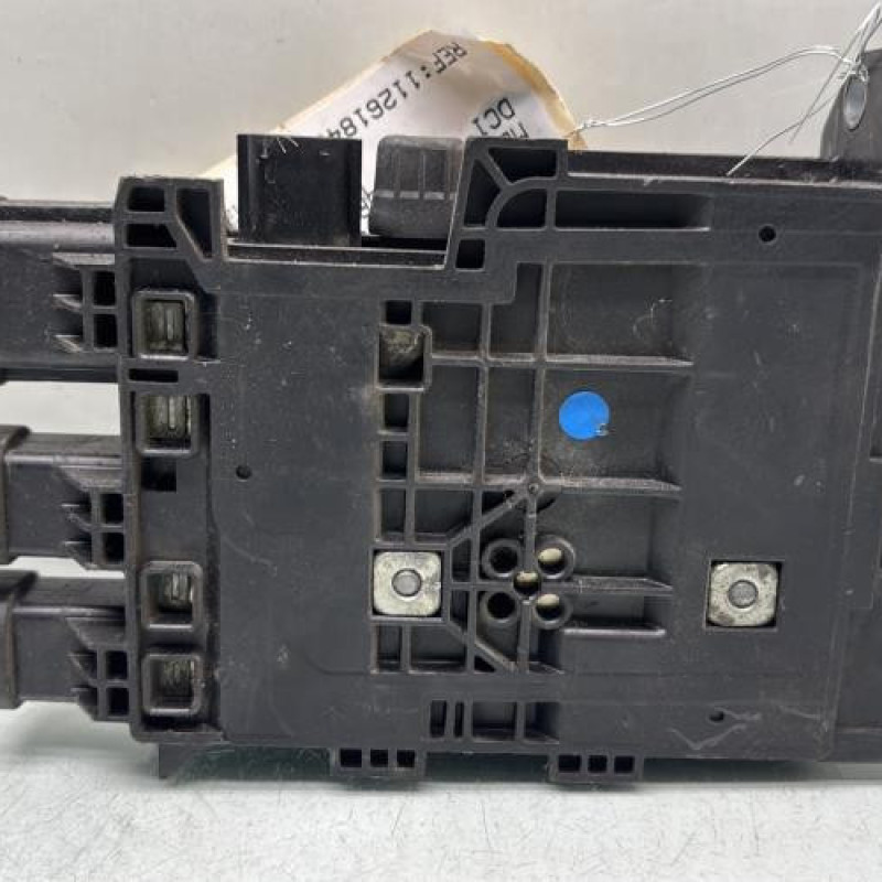 Porte fusible RENAULT MEGANE 3 Photo n°3