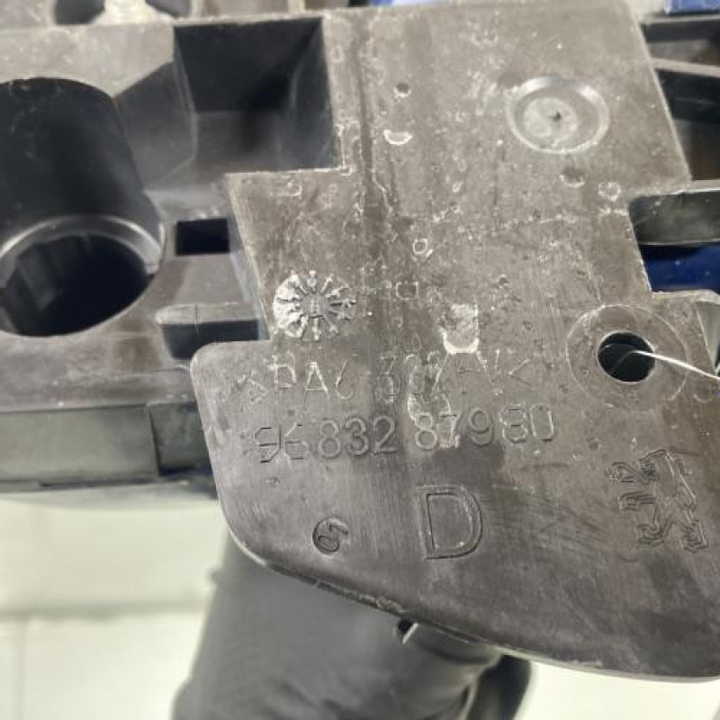 Poignee porte avant droit PEUGEOT 1007 Photo n°4