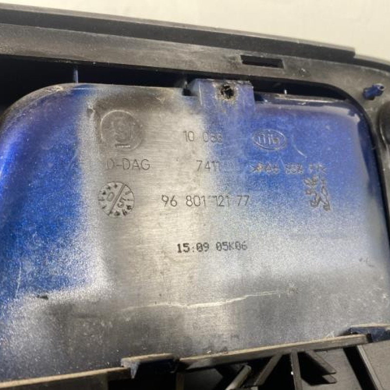 Poignee porte avant droit PEUGEOT 1007 Photo n°5