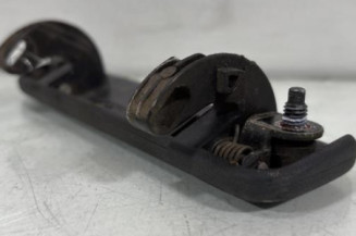 Poignee porte arriere gauche RENAULT CLIO 1