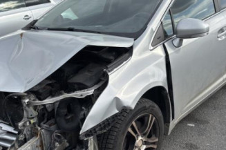 Pretensionneur de ceinture avant gauche TOYOTA AVENSIS 3