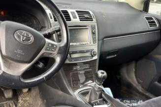 Pretensionneur de ceinture avant gauche TOYOTA AVENSIS 3