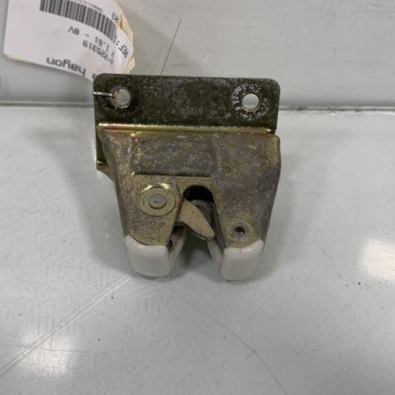 Serrure de hayon PEUGEOT 205 Photo n°1