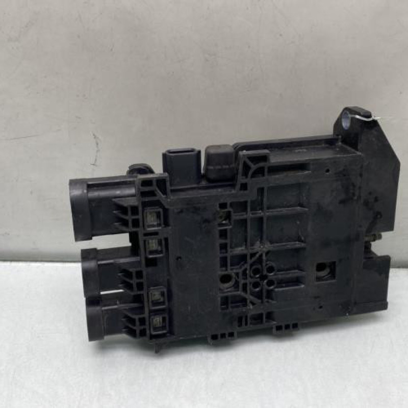 Porte fusible RENAULT MEGANE 3 Photo n°3