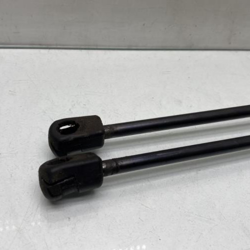 Verin de coffre KIA RIO 3 Photo n°3