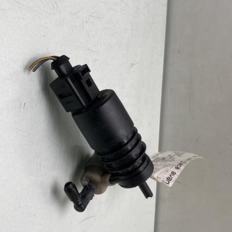 Pompe lave glace avant MERCEDES CLASSE B 245 Photo n°1