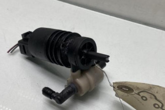 Pompe lave glace avant MERCEDES CLASSE B 245