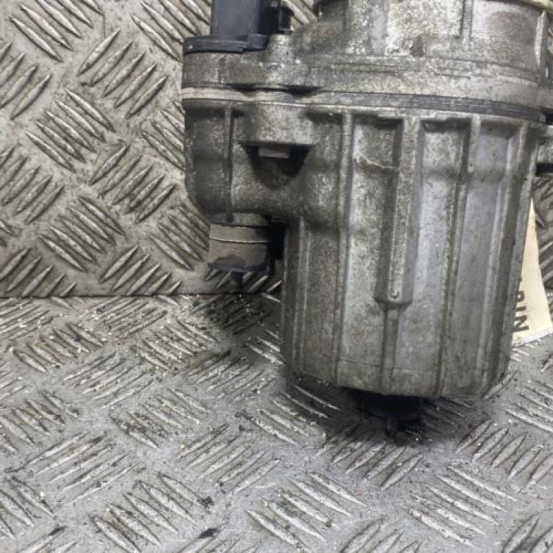 Pompe de direction OPEL ASTRA H Photo n°2