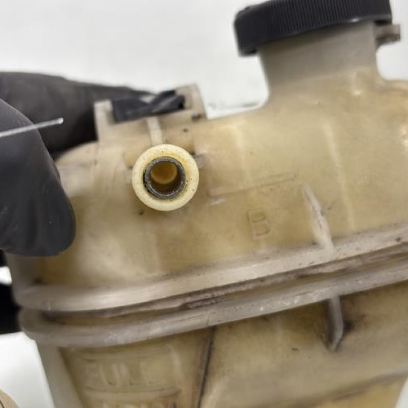 Vase d'expansion TOYOTA YARIS 2 Photo n°5