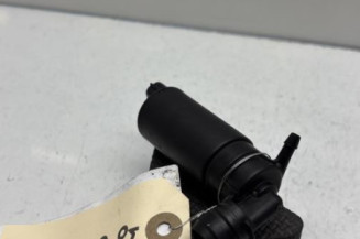 Pompe lave glace avant TOYOTA YARIS 1 Photo n°1