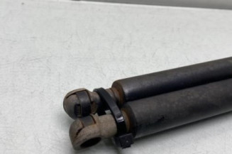 Verin de coffre TOYOTA AVENSIS 2