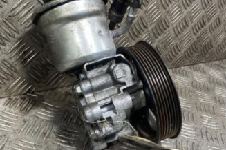 Pompe de direction TOYOTA AVENSIS 2