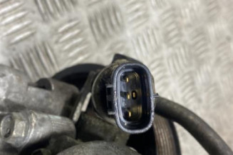 Pompe de direction TOYOTA AVENSIS 2