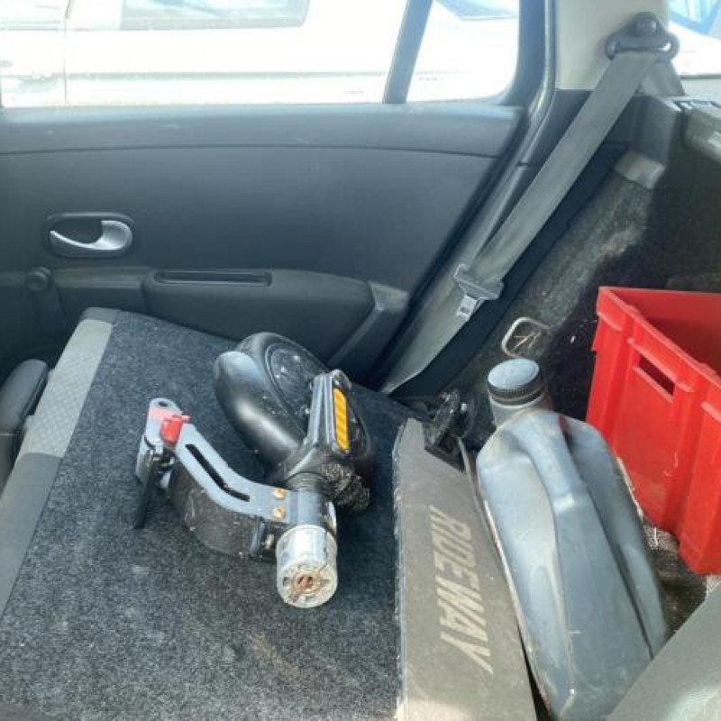 Renfort pare choc arriere (traverse) RENAULT CLIO 3 Photo n°8