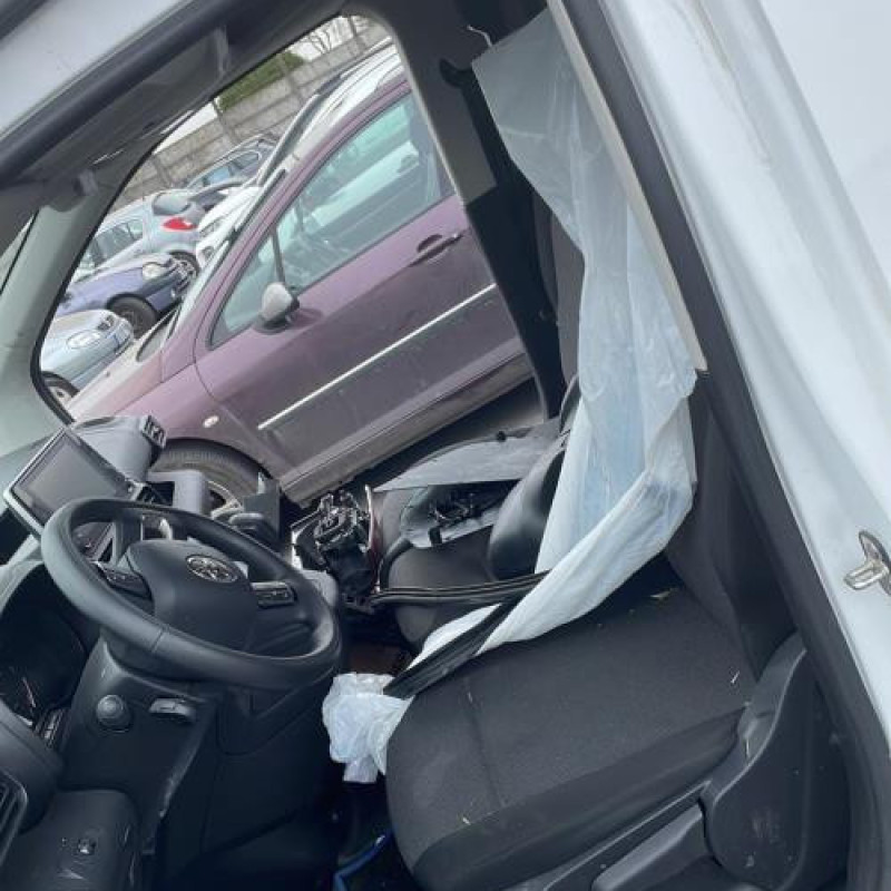 Traverse superieure TOYOTA PROACE 3 CITY Photo n°6