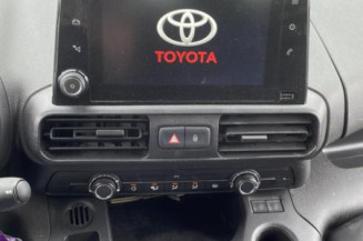 Traverse superieure TOYOTA PROACE 3 CITY