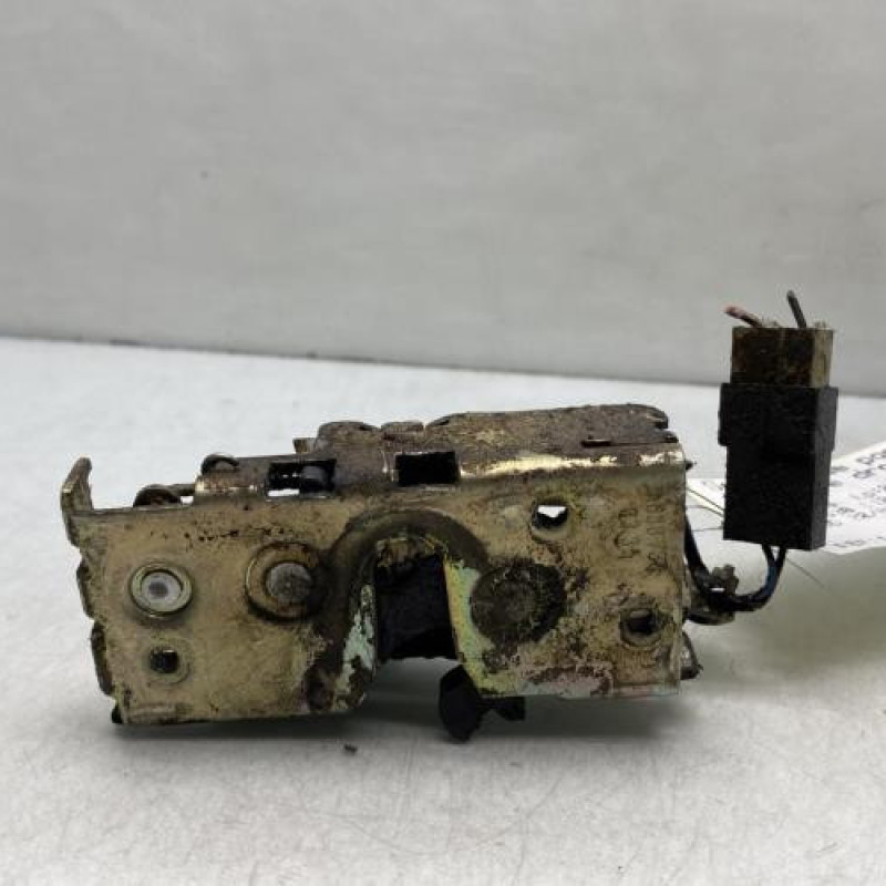 Serrure de porte laterale droite MERCEDES VITO 638 Photo n°1