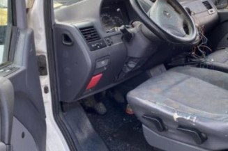 Serrure de porte laterale droite MERCEDES VITO 638