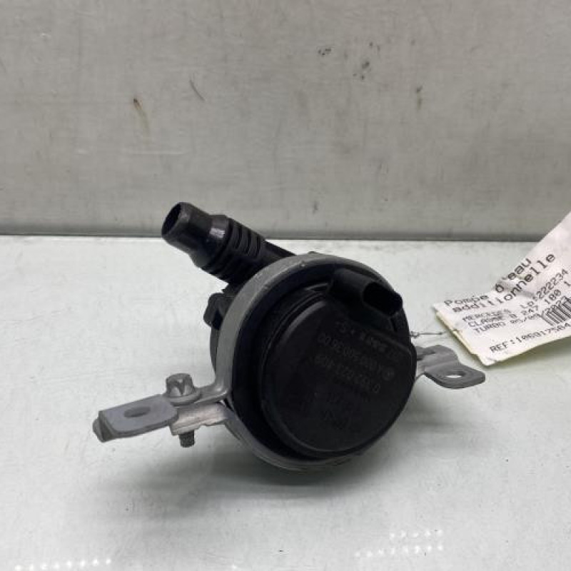 Pompe à eau MERCEDES CLASSE B 247 Photo n°2