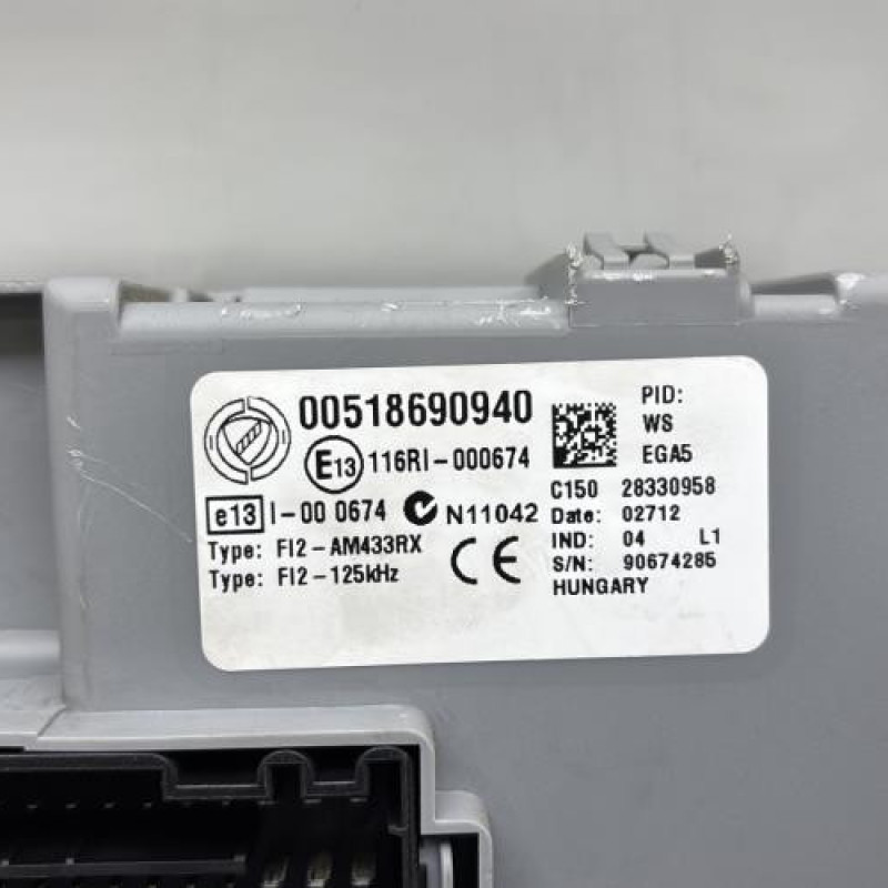 Porte fusible FIAT GRANDE PUNTO Photo n°1