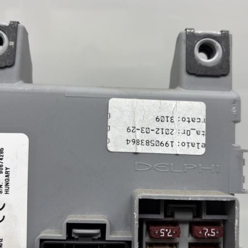 Porte fusible FIAT GRANDE PUNTO Photo n°3