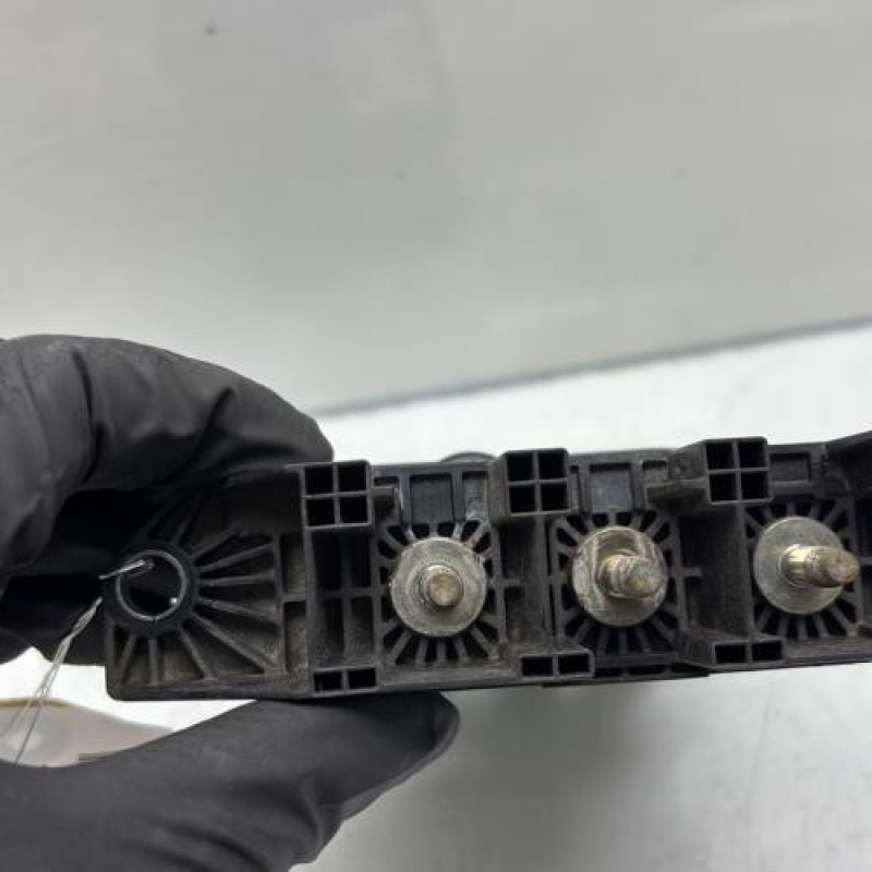 Porte fusible RENAULT MEGANE 3 Photo n°2