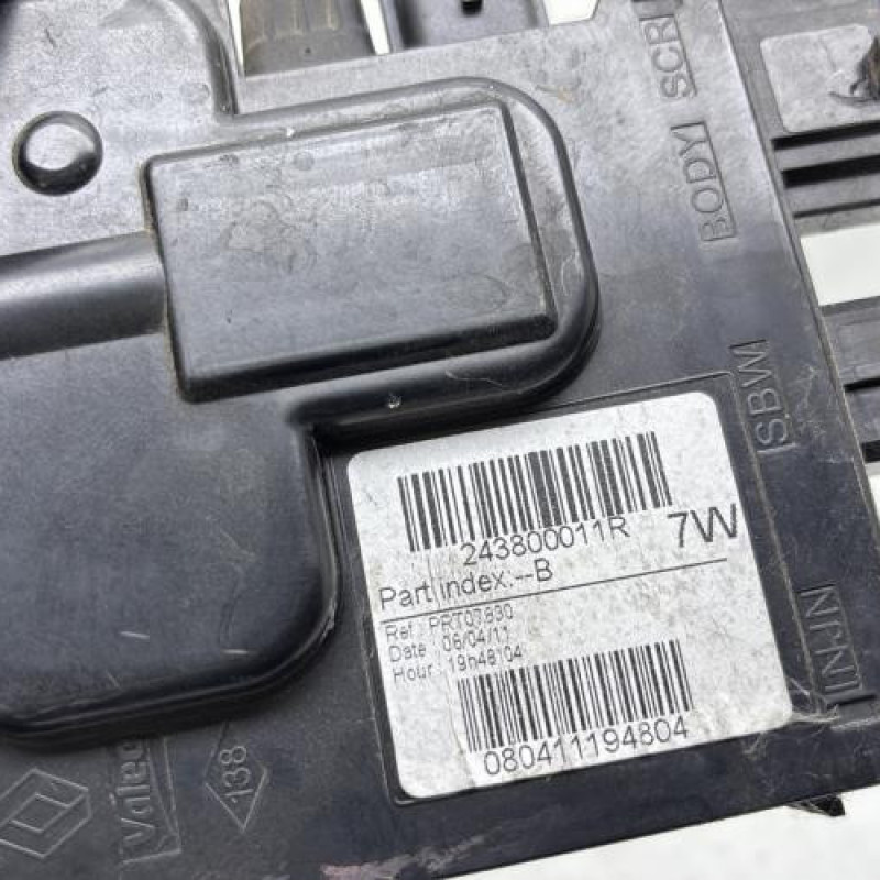 Porte fusible RENAULT MEGANE 3 Photo n°4