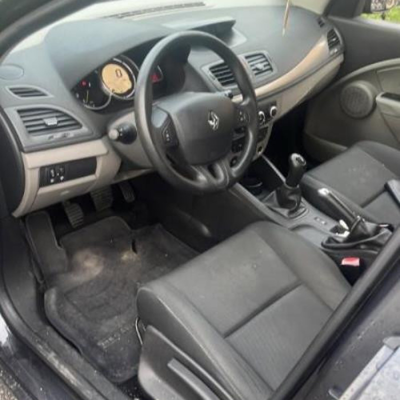 Porte fusible RENAULT MEGANE 3 Photo n°20