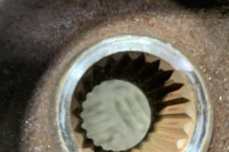 Pivot de moyeu avant droit PEUGEOT 208 1