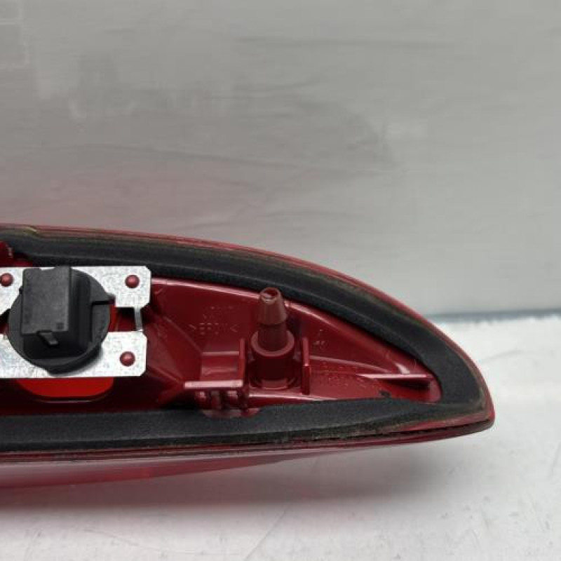 Feu arriere stop central PEUGEOT 208 1 Photo n°4