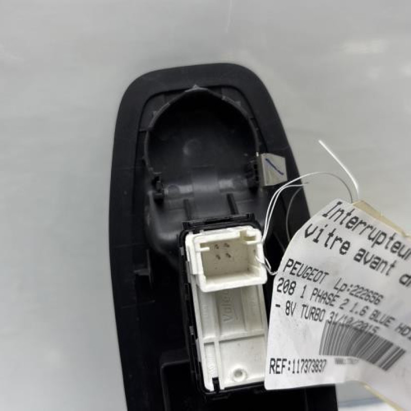 Interrupteur de leve vitre avant droit PEUGEOT 208 1 Photo n°4