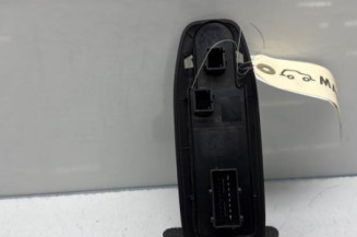 Interrupteur de leve vitre avant gauche PEUGEOT 208 1