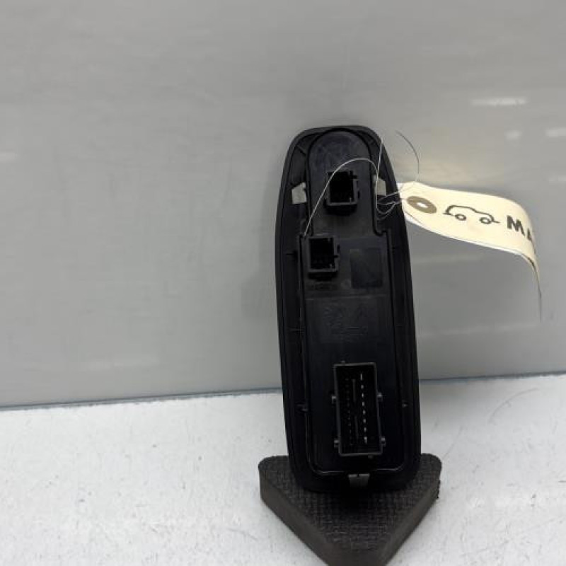 Interrupteur de leve vitre avant gauche PEUGEOT 208 1 Photo n°3