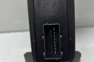 Interrupteur de leve vitre avant gauche PEUGEOT 208 1