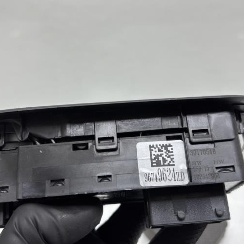 Interrupteur de leve vitre avant gauche PEUGEOT 208 1 Photo n°5