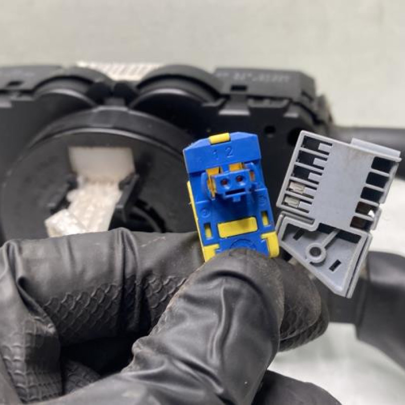 Com (Bloc Contacteur Tournant+Commodo Essuie Glace+Commodo Phare) CITROEN C3 1 Photo n°4