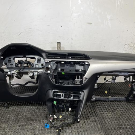 Planche de bord complete OPEL CORSA F Photo n°1