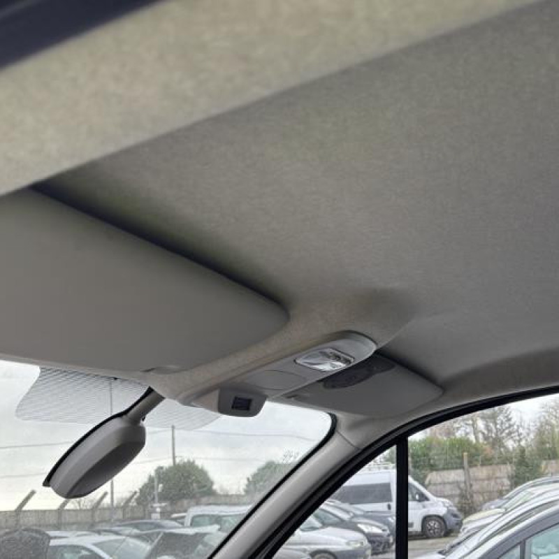 Siege avant droit (banquette double) RENAULT TRAFIC 3 COURT Photo n°15