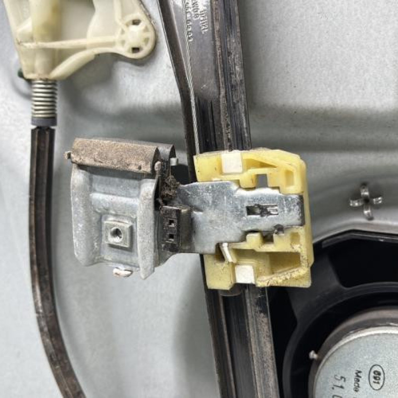 Leve vitre electrique avant droit VOLKSWAGEN TOURAN 1 Photo n°3