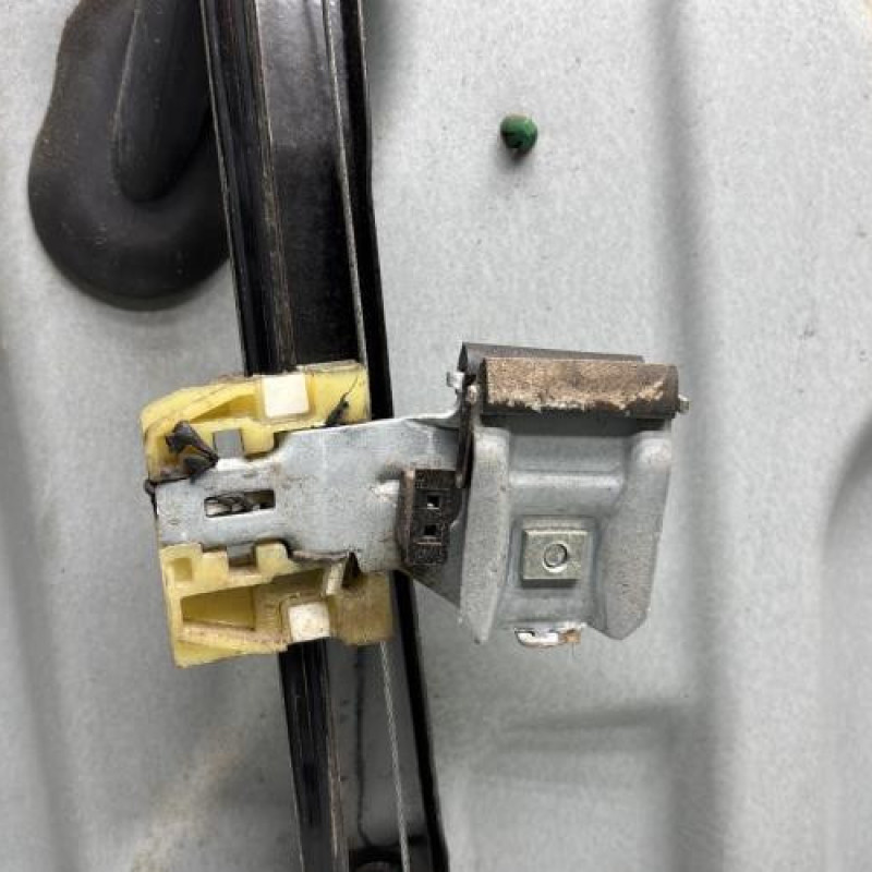 Leve vitre electrique avant droit VOLKSWAGEN TOURAN 1 Photo n°4