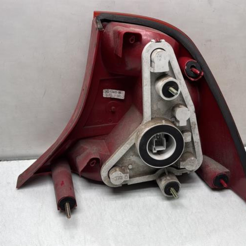 Feu arriere principal gauche (feux) FORD FOCUS 1 Photo n°2