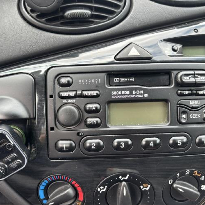 Feu arriere principal gauche (feux) FORD FOCUS 1 Photo n°20