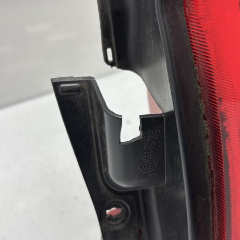 Feu arriere principal droit (feux) PEUGEOT 5008 1 Photo n°4