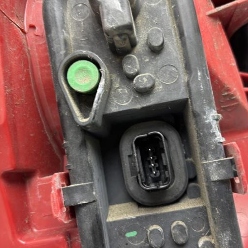 Feu arriere principal droit (feux) PEUGEOT 5008 1 Photo n°6