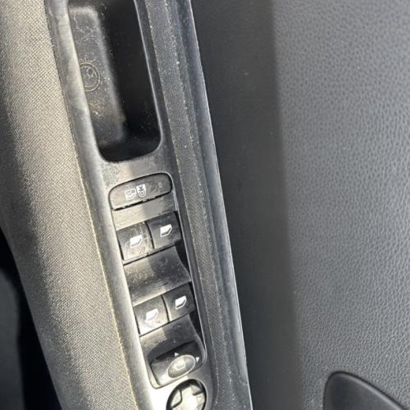 Feu arriere principal droit (feux) PEUGEOT 5008 1 Photo n°18