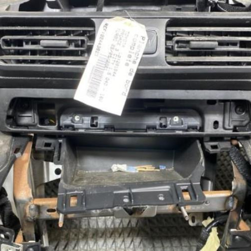 Planche de bord complete TOYOTA PROACE 3 CITY Photo n°7