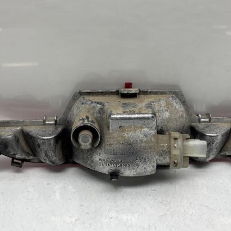 Anti brouillard arriere PEUGEOT 208 1 Photo n°2