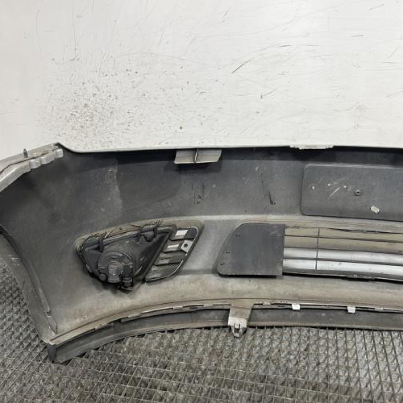 Pare choc avant FORD FIESTA 5 Photo n°4