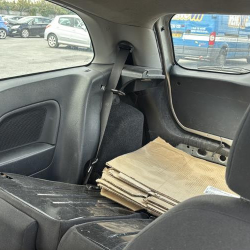 Pare choc avant FORD FIESTA 5 Photo n°17